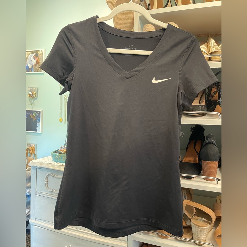 Nike Women's Black Short Sleeve V-Neck Tee